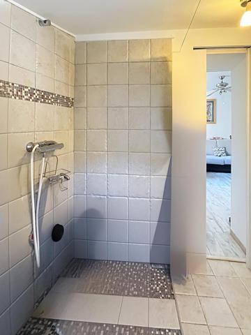 Appartement atypique en ville dans un coin de verdure