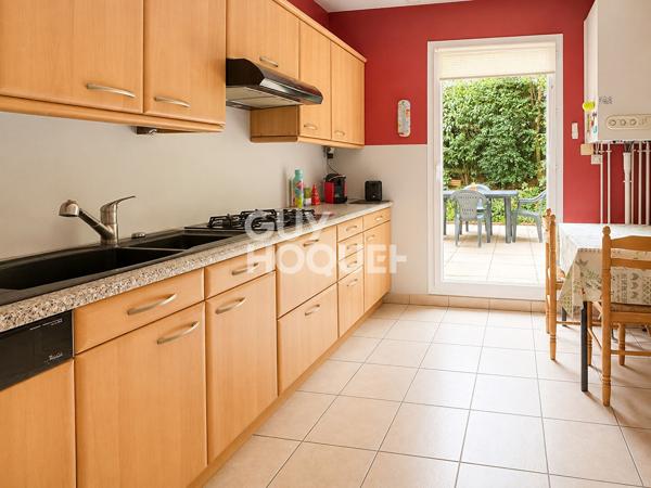 SAINT-PRIEST CENTRE ? DUPLEX 84 M² AVEC JARDIN PRIVATIF ET GARAGE
