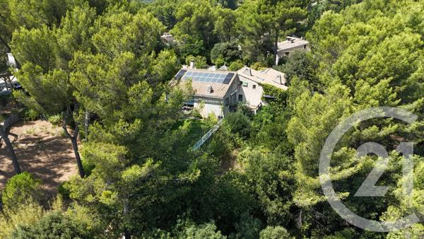 Maison à vendre  5 pièces - 207 m 2   MARSEILLE  - 13011