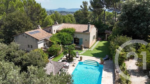 Maison à vendre  5 pièces - 207 m 2   MARSEILLE  - 13011