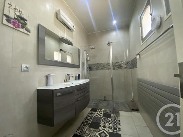 Maison à vendre  5 pièces - 207 m 2   MARSEILLE  - 13011