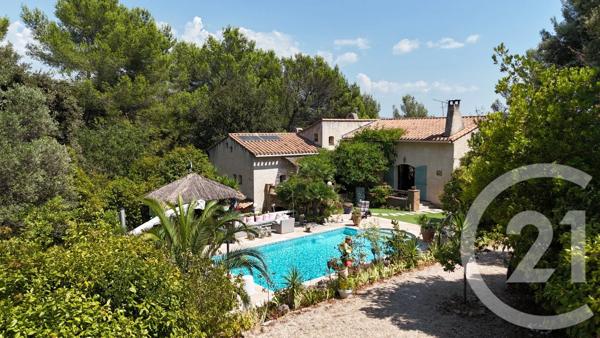 Maison à vendre  5 pièces - 207 m 2   MARSEILLE  - 13011