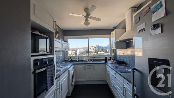 Appartement F3 à vendre  3 pièces - 74,10 m 2   MARSEILLE  - 13004