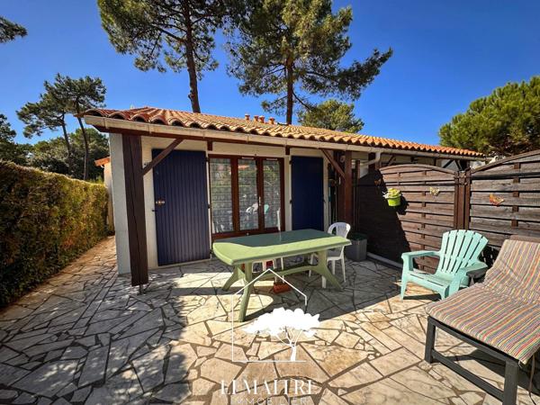 Villa d'angle résidence avec piscine