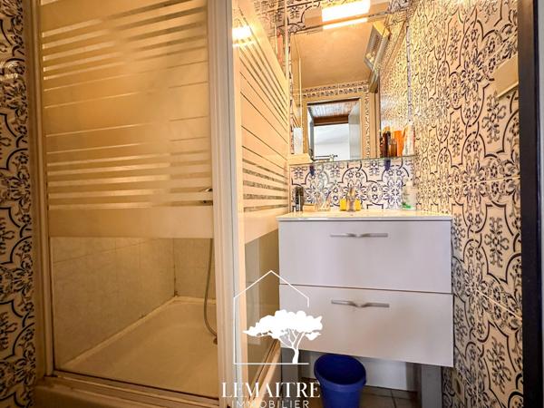 Villa d'angle résidence avec piscine