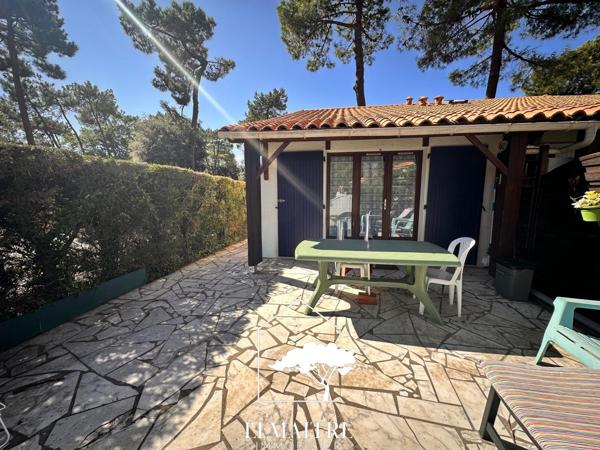 Villa d'angle résidence avec piscine