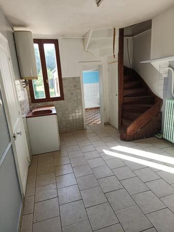 Proche du centre ville, avec terrain spacieux.