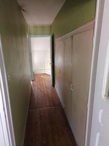 Proche du centre ville, avec terrain spacieux.