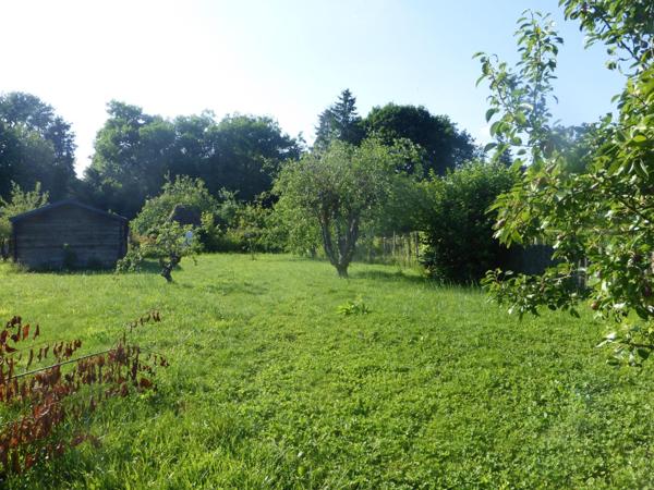 Proche du centre ville, avec terrain spacieux.