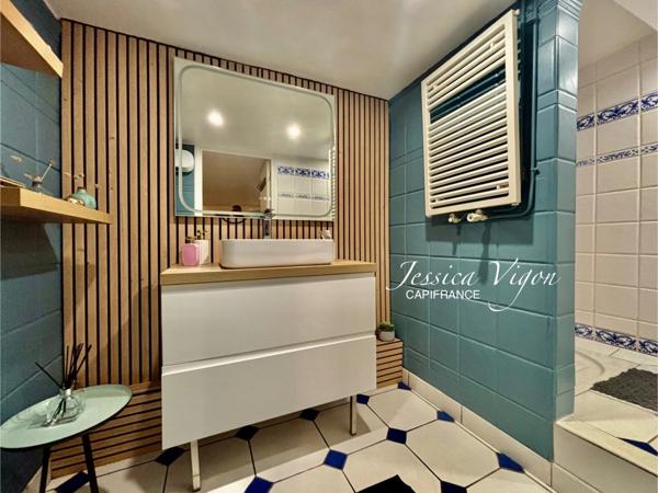 GRANDE MAISON FAMILIALE - 203 m² - CENTRE-VILLE MONTIVILLIERS – 5 Chambres – GRAND GARAGE – Jardin Paysagé de 490 m²