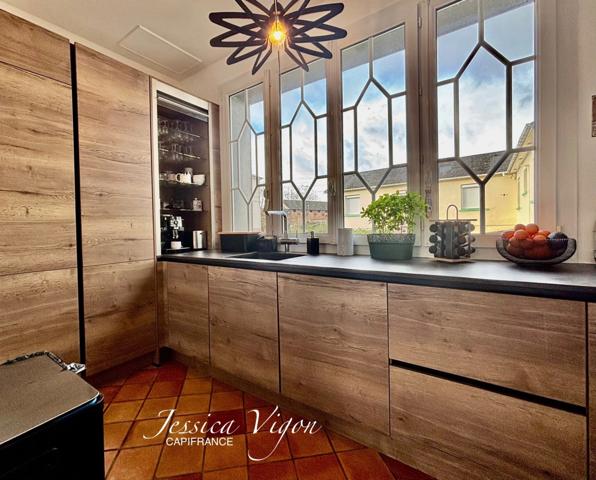 GRANDE MAISON FAMILIALE - 203 m² - CENTRE-VILLE MONTIVILLIERS – 5 Chambres – GRAND GARAGE – Jardin Paysagé de 490 m²