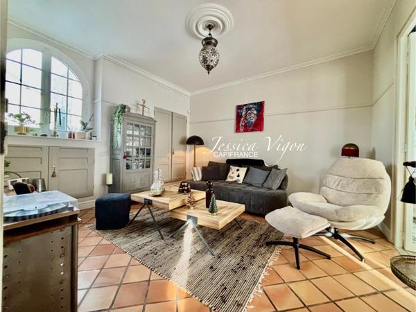 GRANDE MAISON FAMILIALE - 203 m² - CENTRE-VILLE MONTIVILLIERS – 5 Chambres – GRAND GARAGE – Jardin Paysagé de 490 m²