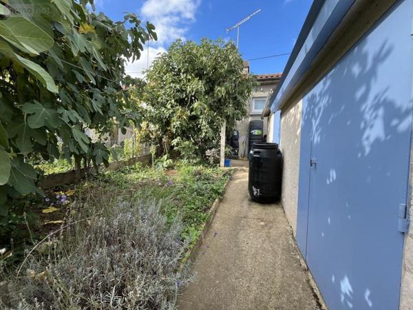 Maison à vendre à Saint-Calais dans la Sarthe (72120), ref : 72033-382