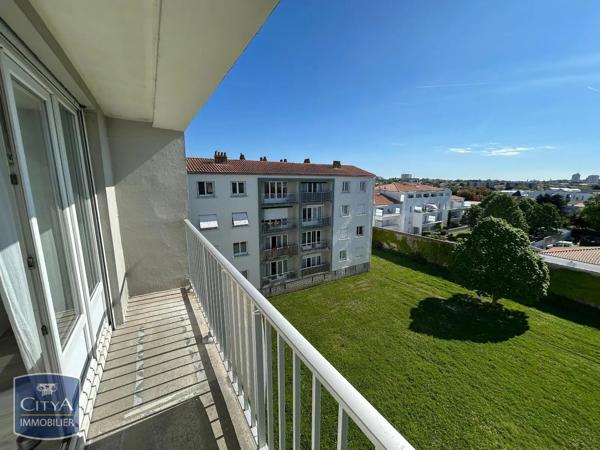 Appartement à louer 3 pièces 66.69m² La Rochelle (17000)