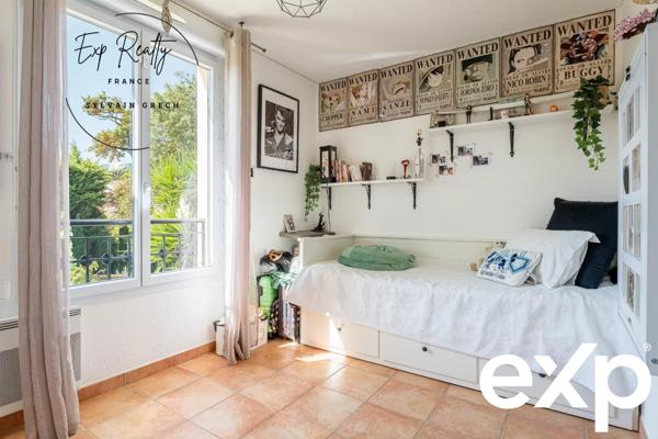 Appartement T4 situé 1er étage avec box simple et garage simple