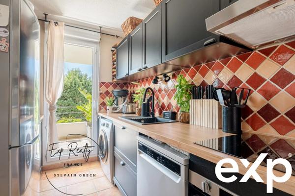 Appartement T4 situé 1er étage avec box simple et garage simple