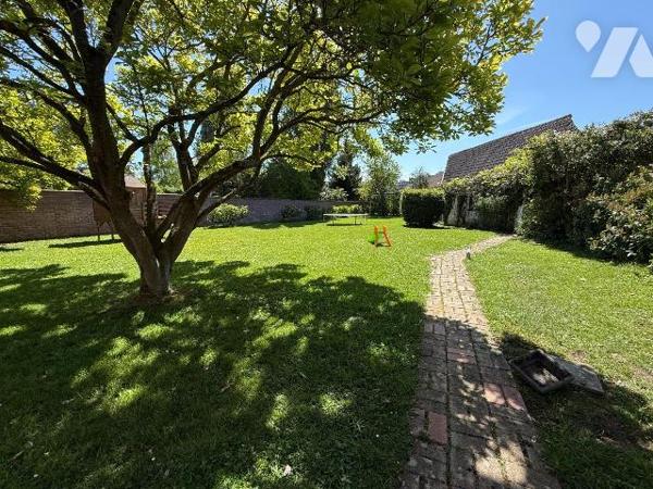 Maison à vendre à SAINT-OMER dans le Pas-de-Calais (62).

Au pied de la ville, magnifique mai...