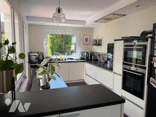 Maison à vendre à SAINT-OMER dans le Pas-de-Calais (62).

Au pied de la ville, magnifique mai...