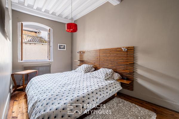 Maison de ville avec cour intérieure et dépendances