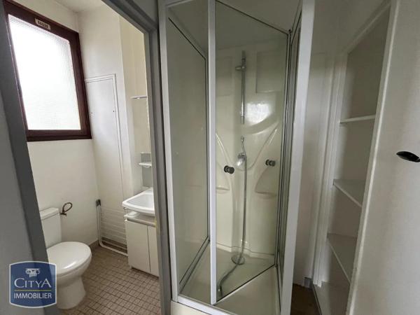 Appartement à louer 2 pièces 32m² Thiers (63300)