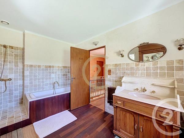 Maison à vendre  6 pièces - 184,17 m 2   UZES  - 30