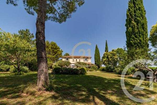 Maison à vendre  6 pièces - 184,17 m 2   UZES  - 30