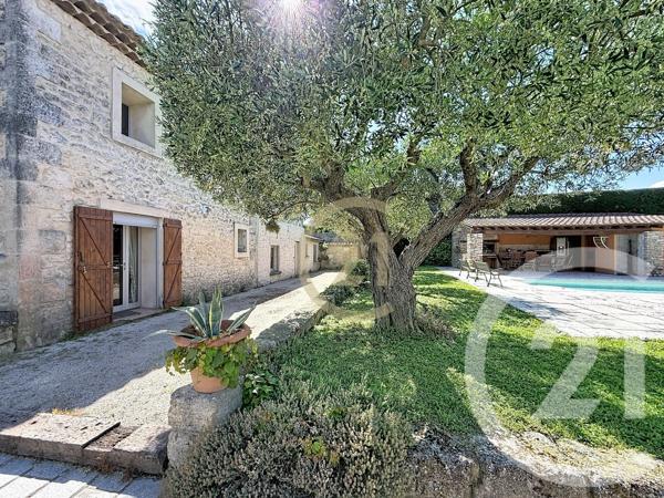 Maison à vendre  6 pièces - 184,17 m 2   UZES  - 30