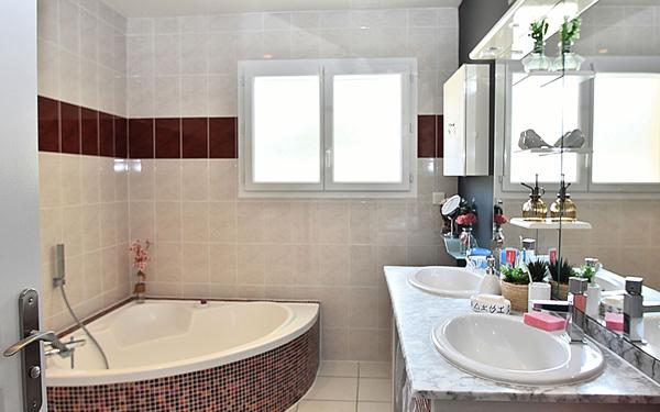 Maison à vendre    6 pièces •  Hagetmau