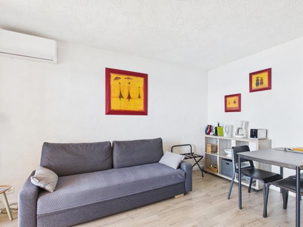 Appartement
         2 pièces
        - 32 m² 220 000 € *