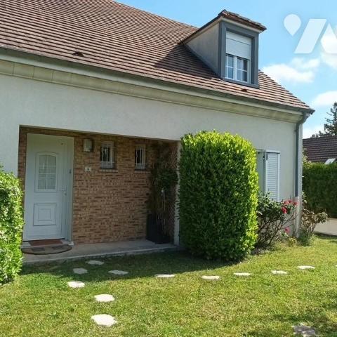 ORMES, maison de 6 pièces sur un sous-sol total avec un jardin