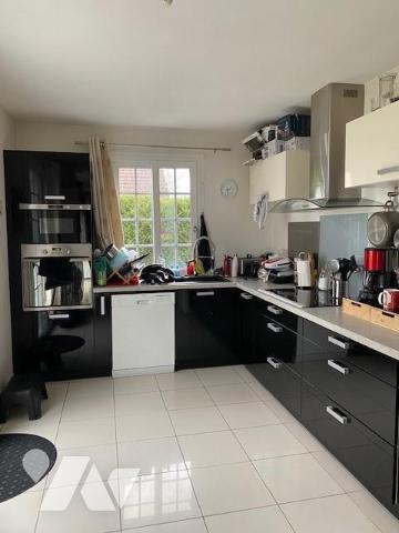 ORMES, maison de 6 pièces sur un sous-sol total avec un jardin