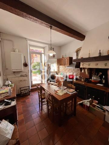 Maison à vendre à HOMPS - 7 pièces, 5 chambres, bon état