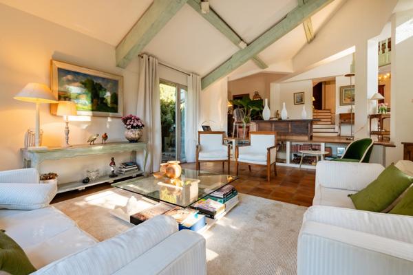 Rare à Béziers : Propriété 234 m², parc de 8 200 m² avec piscine et vue imprenable