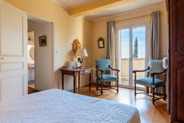 Rare à Béziers : Propriété 234 m², parc de 8 200 m² avec piscine et vue imprenable