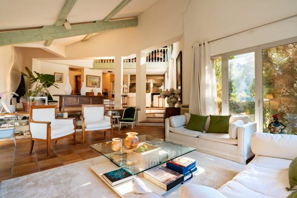 Rare à Béziers : Propriété 234 m², parc de 8 200 m² avec piscine et vue imprenable