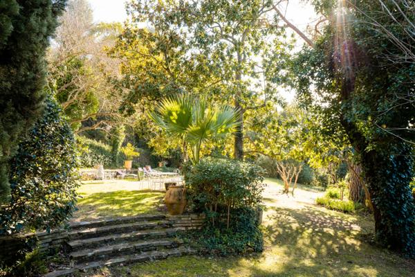 Rare à Béziers : Propriété 234 m², parc de 8 200 m² avec piscine et vue imprenable