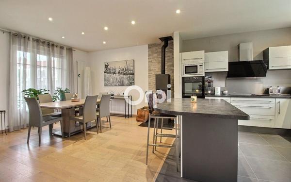 Maison à vendre    7 pièces • 140 m2 Viry-Châtillon