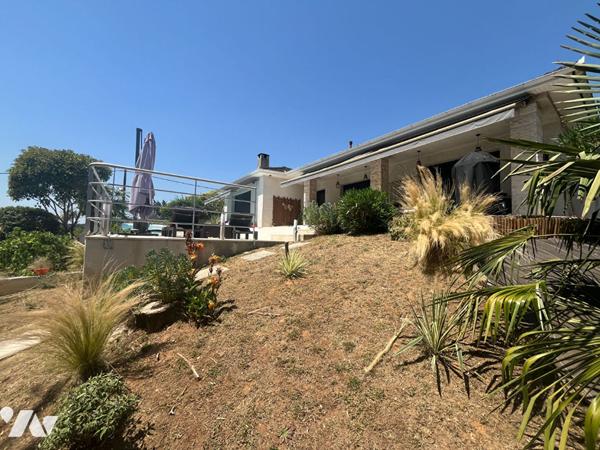 Spacieuse maison familiale avec piscine et vue dégagée - Figeac