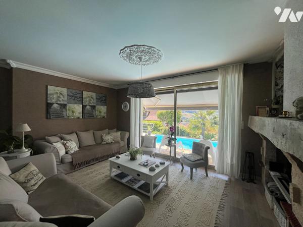 Spacieuse maison familiale avec piscine et vue dégagée - Figeac