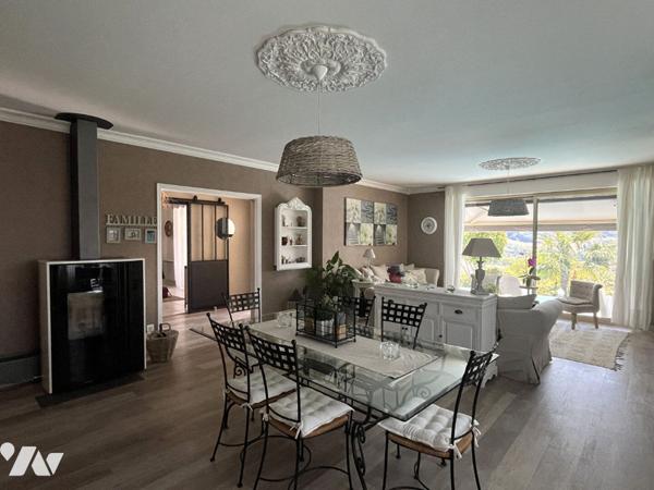 Spacieuse maison familiale avec piscine et vue dégagée - Figeac