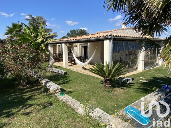 Maison traditionnelle 8 pièces de 218 m² à Saint-Agnant (17620)