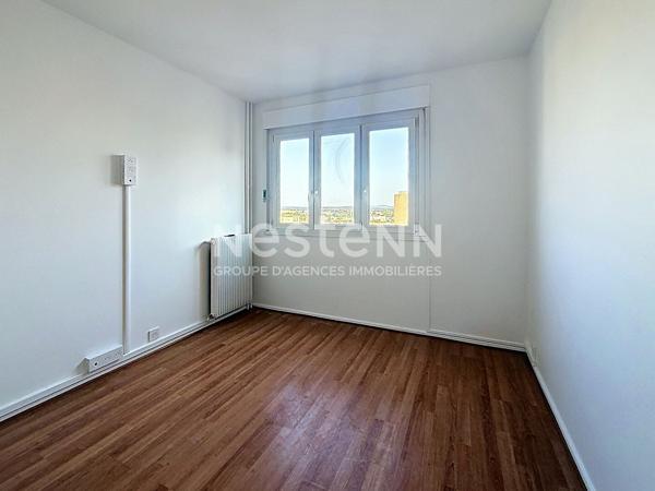 Grand Appartement type 3 pièces rénové climatisé avec Cave et Balcons - 69500 BRON