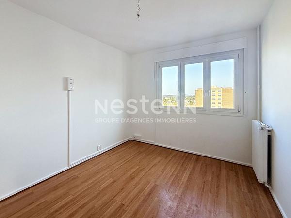 Grand Appartement type 3 pièces rénové climatisé avec Cave et Balcons - 69500 BRON