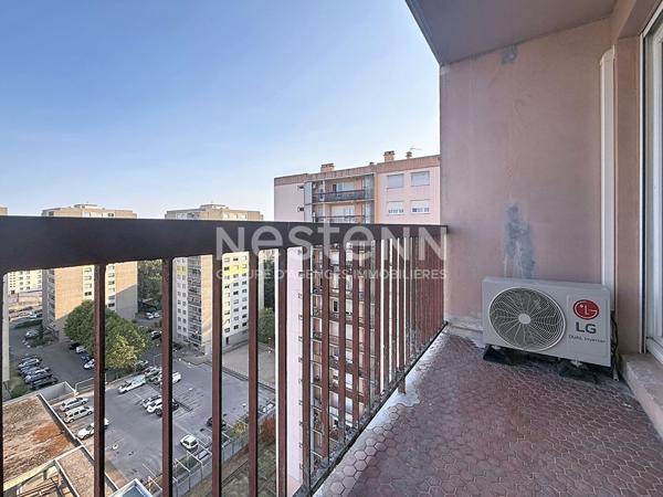 Grand Appartement type 3 pièces rénové climatisé avec Cave et Balcons - 69500 BRON