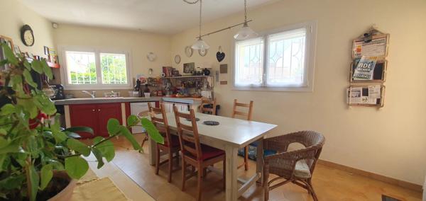 Villa d’architecte 4 faces – Quartier résidentiel prisé – 183 m² habitables