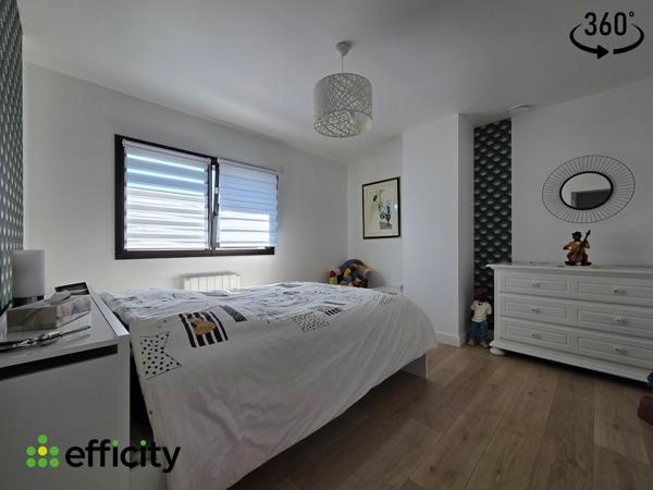 Maison
         6 pièces
        - 149 m² 662 500 € *