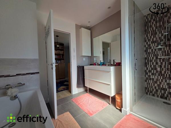 Maison
         6 pièces
        - 149 m² 662 500 € *