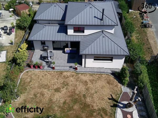 Maison
         6 pièces
        - 149 m² 662 500 € *