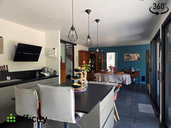 Maison
         6 pièces
        - 149 m² 662 500 € *