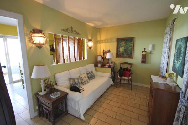 Appartement de 3 /4 pièces principales, 104 m² , terrasse, cave, 2 parkings